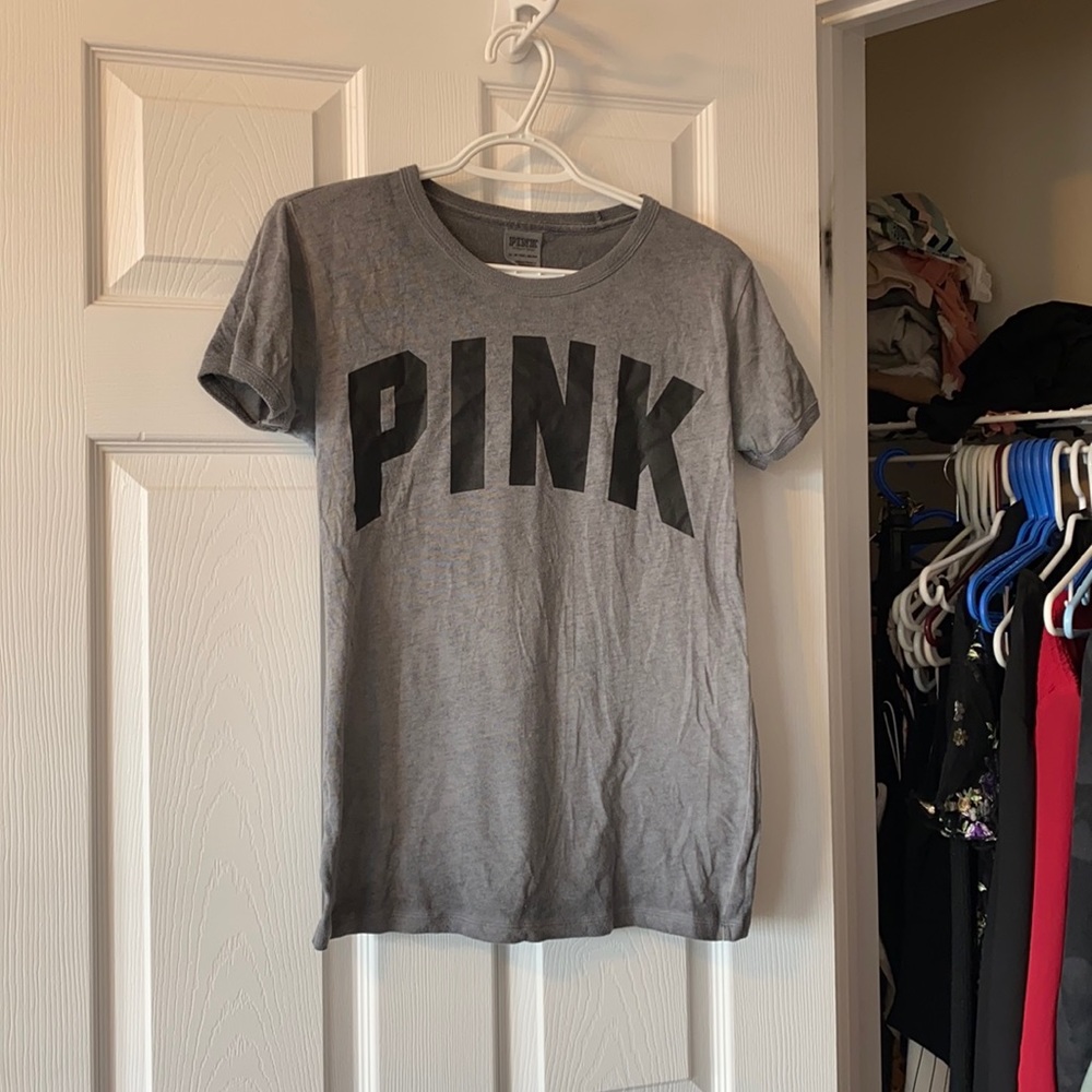 PINK Victoria’s Secret shirt size xs fits up to M